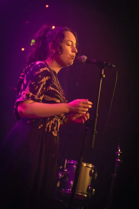 Sanae performing at Mengelmoes — photo 2