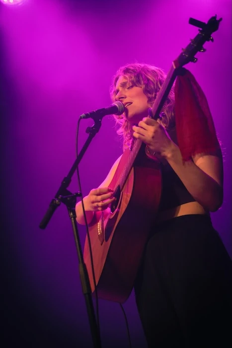 Zala performing at Mengelmoes — photo 1