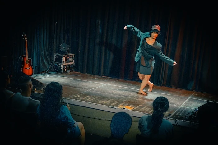 Georgina Markopoulou performing at Mengelmoes — photo 9