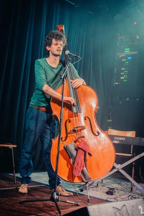 Peter Willems performing at Mengelmoes — photo 2