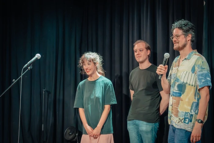 Performers on stage at Mengelmoes
