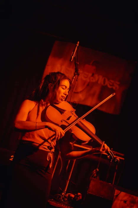 Alkistis Misouli performing at Mengelmoes — photo 11
