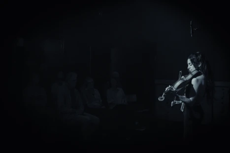 Alkistis Misouli performing at Mengelmoes — photo 3