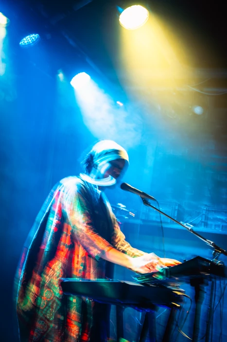 Miss Meredith performing at Mengelmoes — photo 7