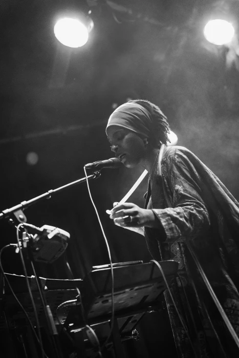 Miss Meredith performing at Mengelmoes — photo 8