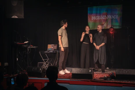 Studio Seamless performing at Mengelmoes — photo 7